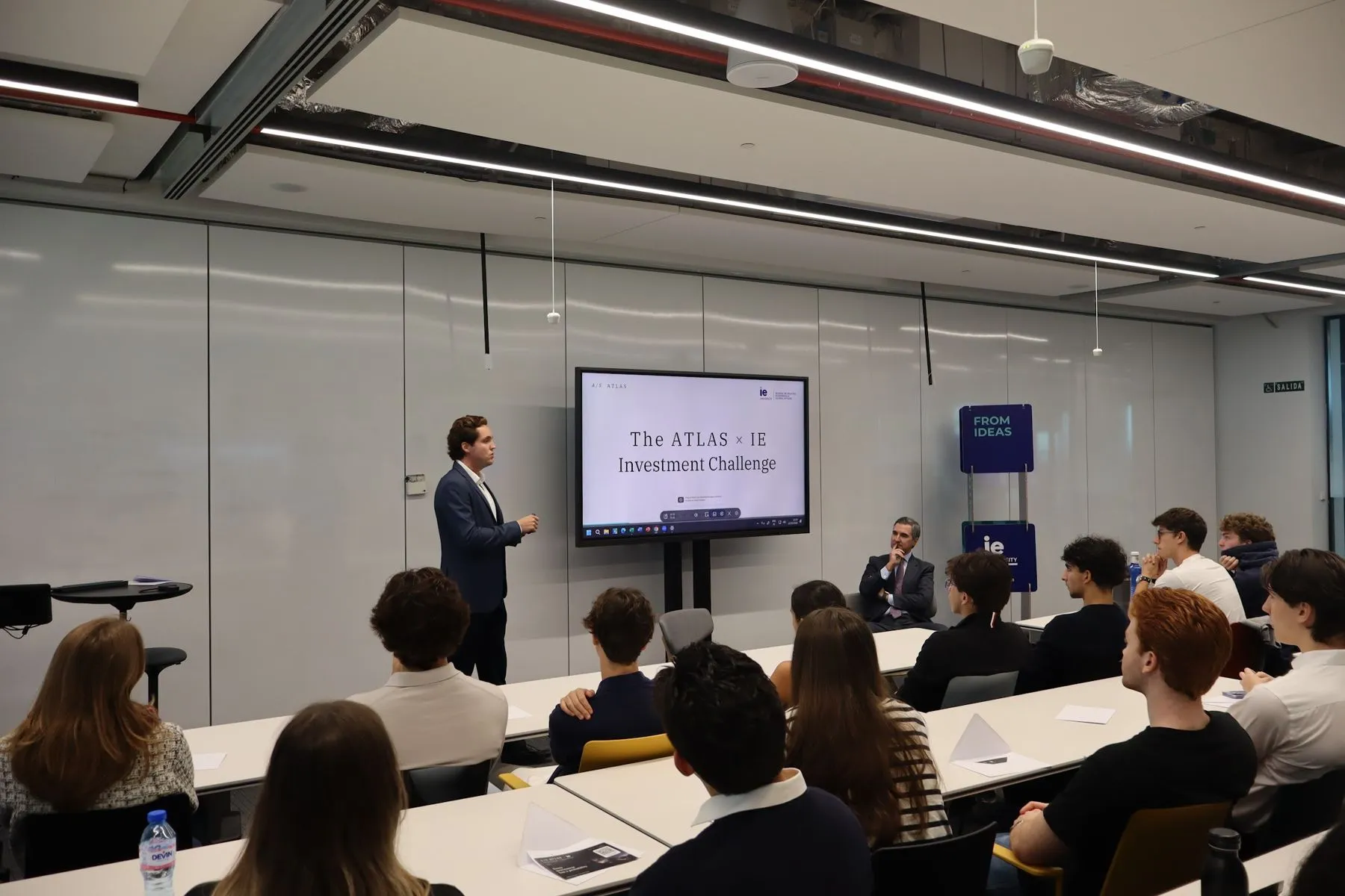 Santiago Avalos présente l’ATLAS × IE Investment Challenge aux étudiants d’IE University